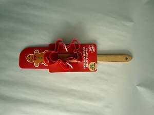 Holiday Style 2-Piece Christmas Spatula and Cookie Cutter Set(Color may varied)
